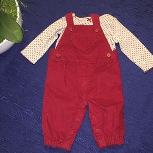 Carter’s 👶🏻🎀 Newborn overall shirt set